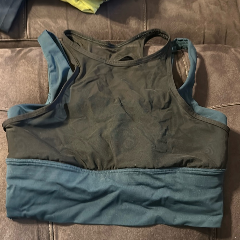 Lululemon sports bra